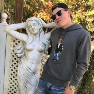 Meet your Posher, Wesley